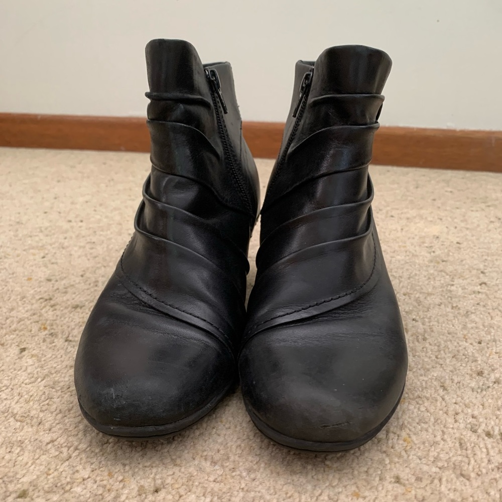 Cobb Hill 9M Black Bootie